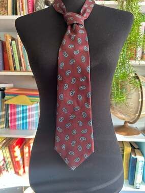 Lazarus Burgundy Red Blue Paisley 100% Italian Silk Necktie